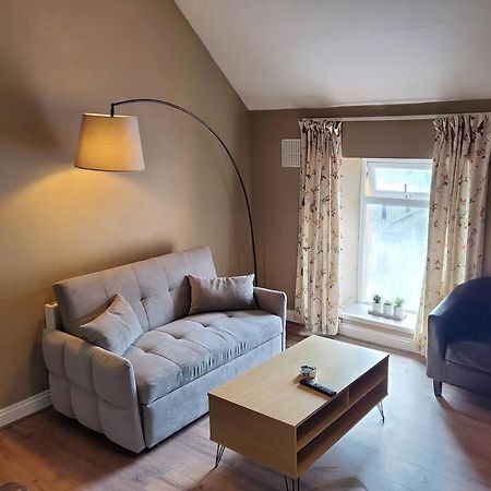 Apt. 2 - Town Centre Apartment Bagenalstown المظهر الخارجي الصورة