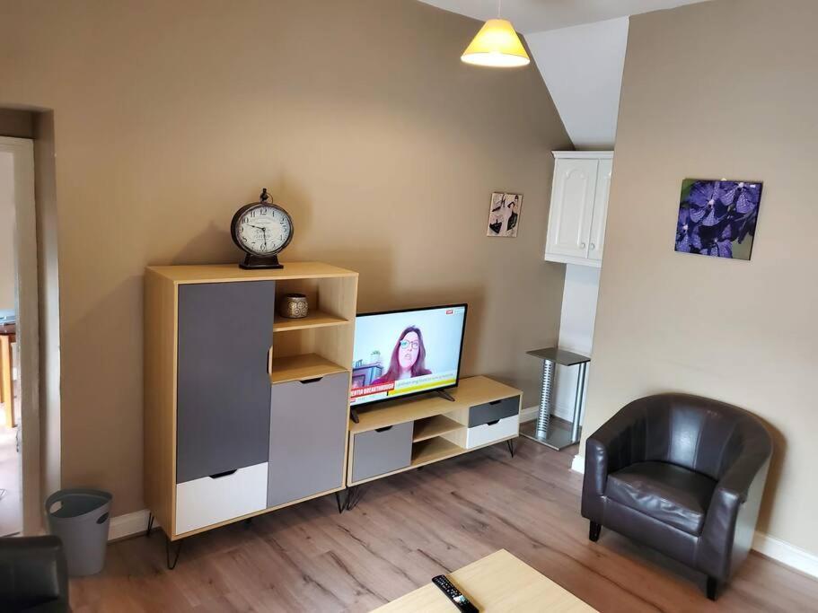 Apt. 2 - Town Centre Apartment Bagenalstown المظهر الخارجي الصورة