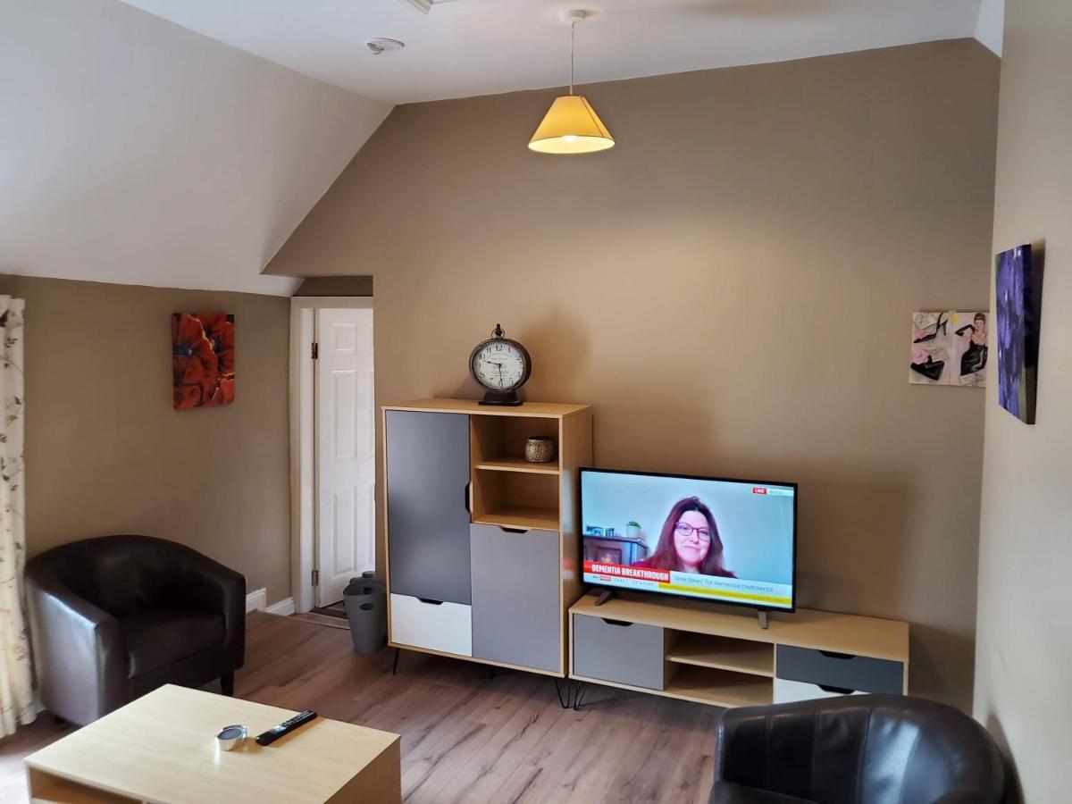 Apt. 2 - Town Centre Apartment Bagenalstown المظهر الخارجي الصورة